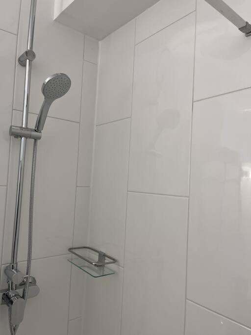 Appartement Number 7 *